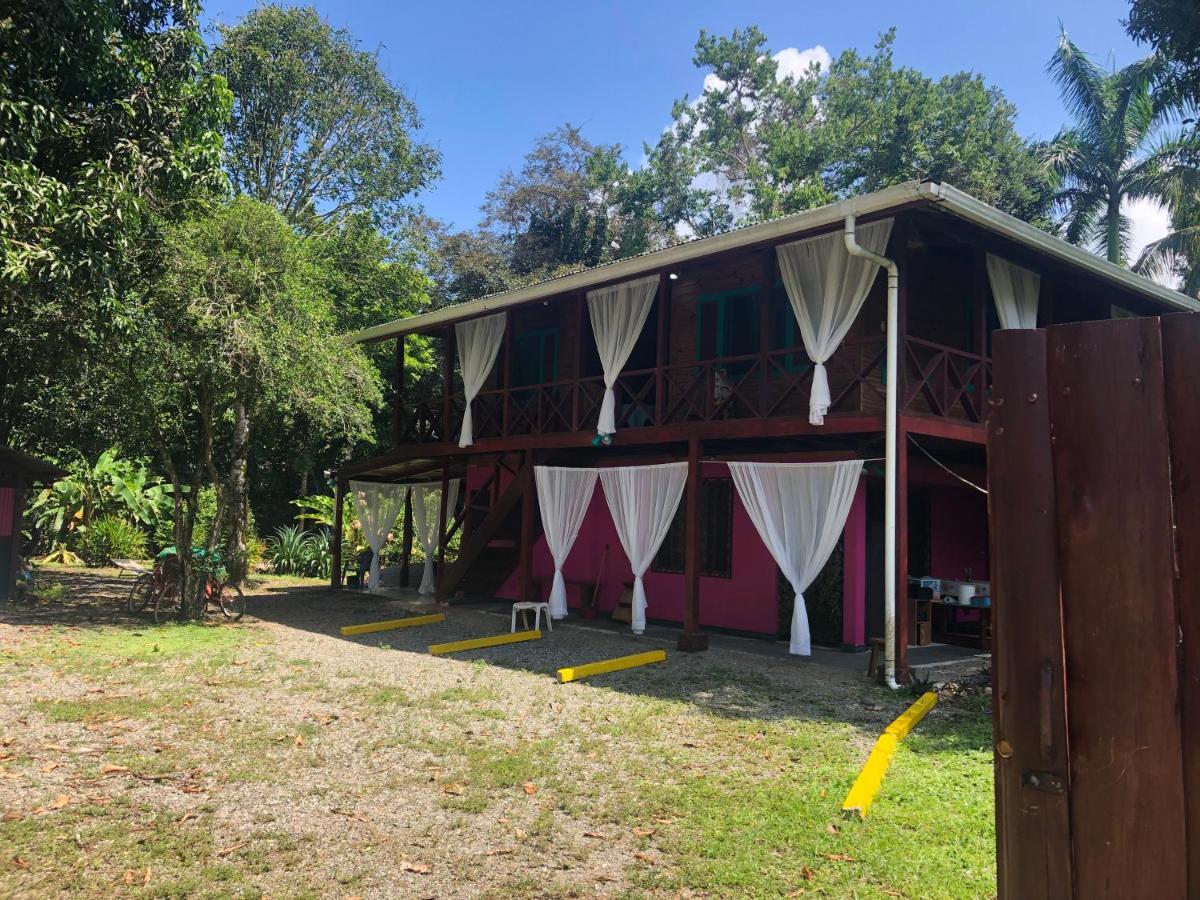 Aldina S Guest House Cahuita Exterior photo